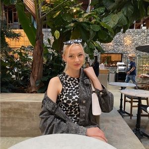 Meet your Posher, Hunter